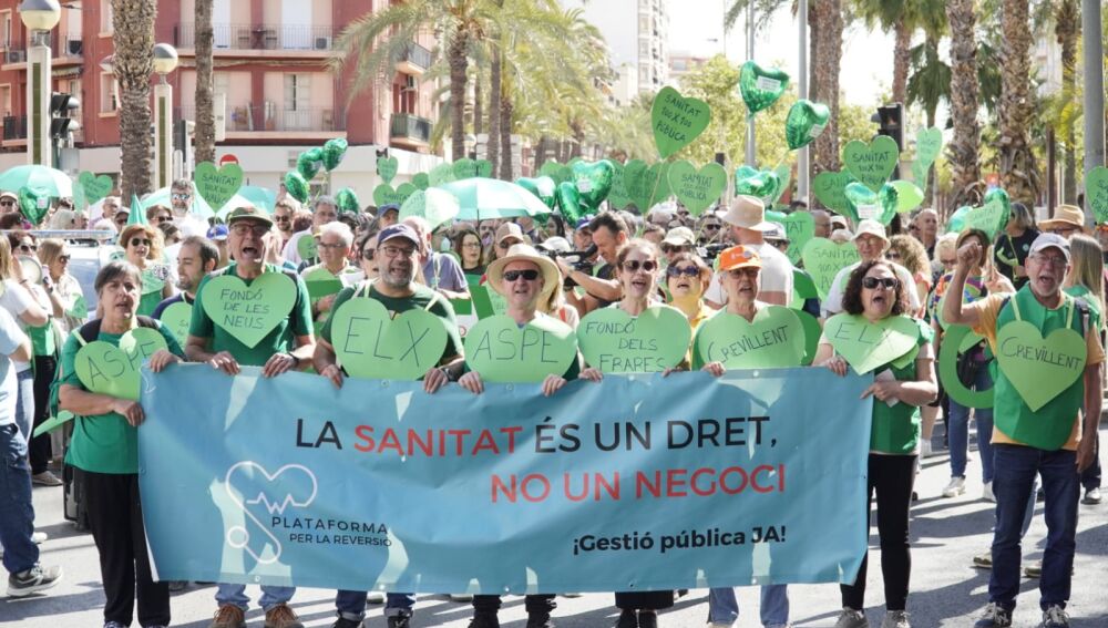 Manifestación de la plataforma por la reversión del Hospital del Vinalopó de Elche.