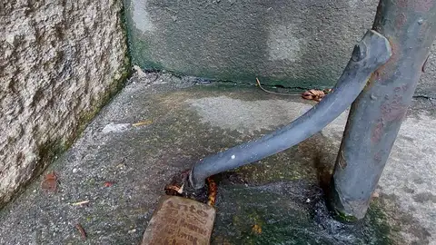 Apatrigal lamenta la aparición de nuevos "candados del amor" en la Plaza del Obradoiro y recuerda que "es Patrimonio de la Humanidad" y "no es el lugar indicado" ya que pueden producir daños Apatrigal lamenta la aparición de nuevos "candados del amor" en la Plaza del Obradoiro y recuerda que "es Patrimonio de la Humanidad" y "no es el lugar indicado" ya que pueden producir daños