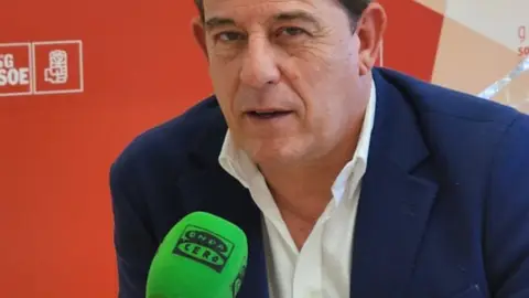 Imagen del secretario xeral del PSdG-PSOE, José Ramón Gómez Besteiro, durante la entrevista en Onda Cero Galicia. José Ramón Gómez Besteiro