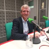 O presidente da Xunta, Alfonso Rueda, en entrevista en Onda Cero Galicia