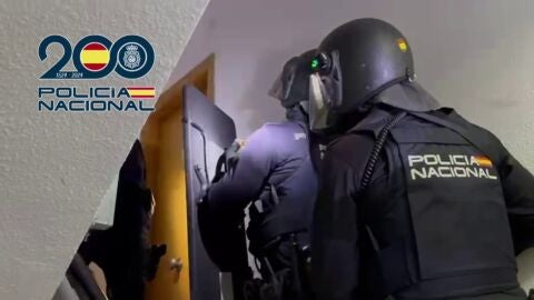 Agentes de la Polic&iacute;a Nacional durante una operaci&oacute;n