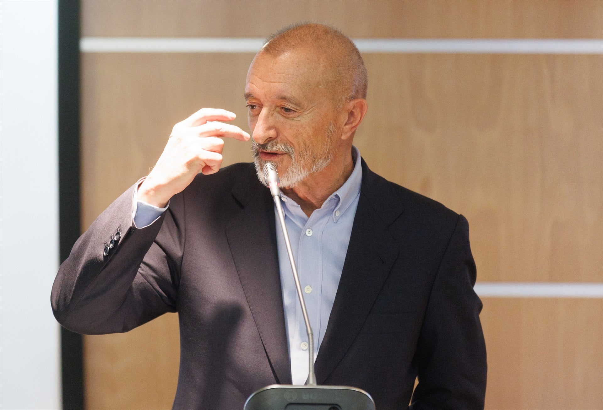 La reacción de Pérez-Reverte a los tres turistas españoles muertos en Afganistán La reacción de Pérez-Reverte a los tres turistas españoles muertos en Afganistán