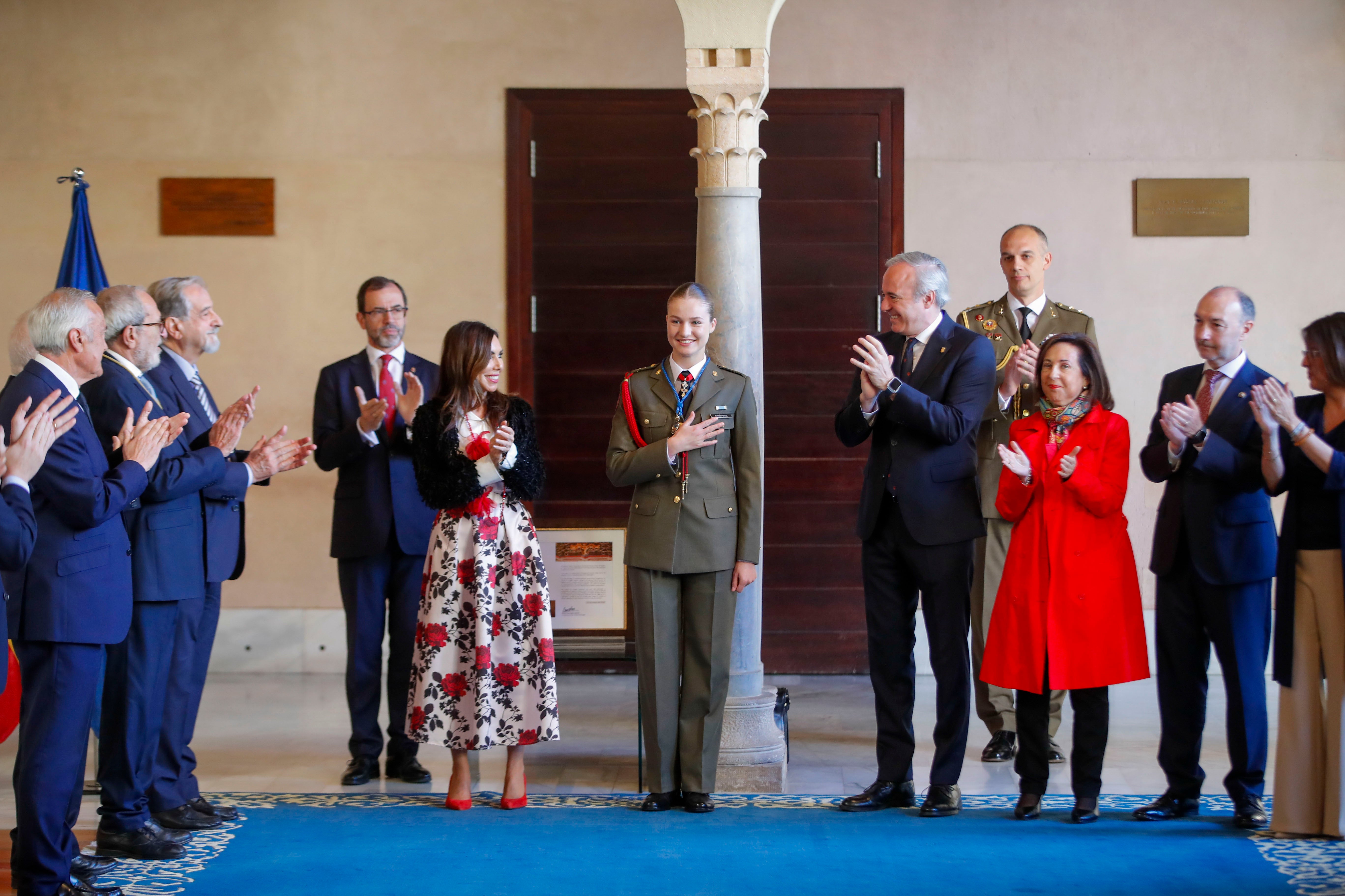 Leonor recibe el cariño de Aragón a cinco semanas de convertirse en alférez Leonor recibe el cariño de Aragón a cinco semanas de convertirse en alférez