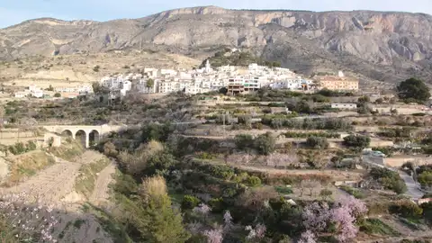 La sequía deja bajo mínimos la Font Major de Sella La sequía deja bajo mínimos la Font Major de Sella