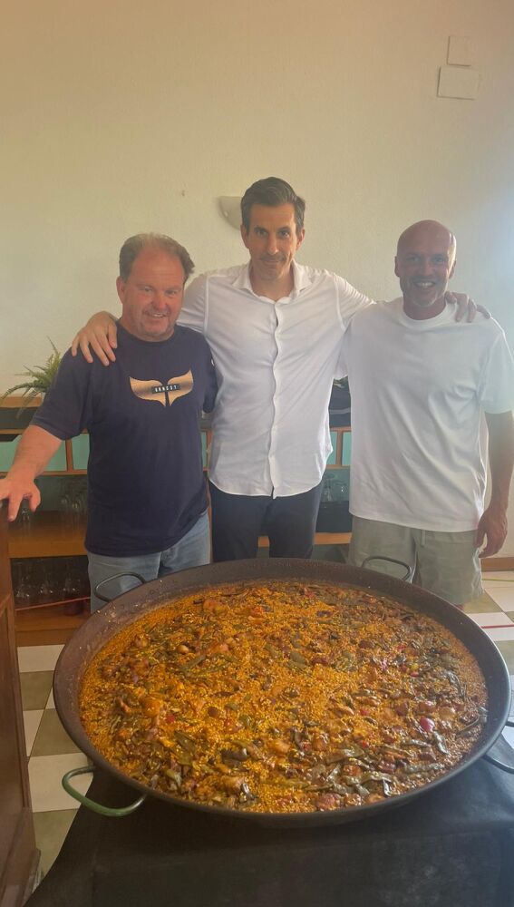 Bellés junto a Voulgaris y Schreuder