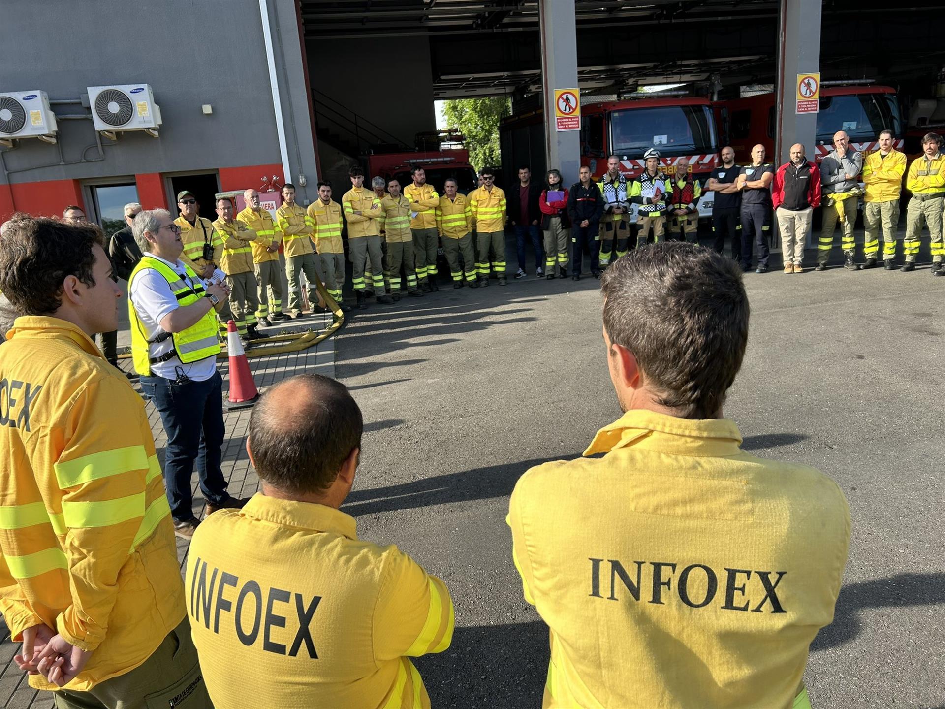 Un centenar de efectivos participan en un simulacro de incendio en la zona de la Sierra de la Mosca de Cáceres Un centenar de efectivos participan en un simulacro de incendio en la zona de la Sierra de la Mosca de Cáceres