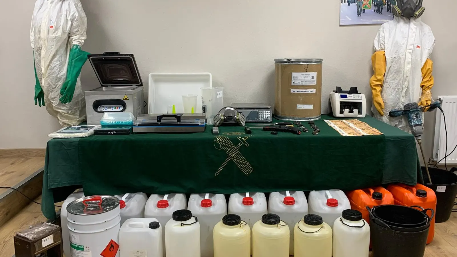 La Guardia Civil desmantela el mayor laboratorio de Speed de Europa La Guardia Civil desmantela el mayor laboratorio de Speed de Europa