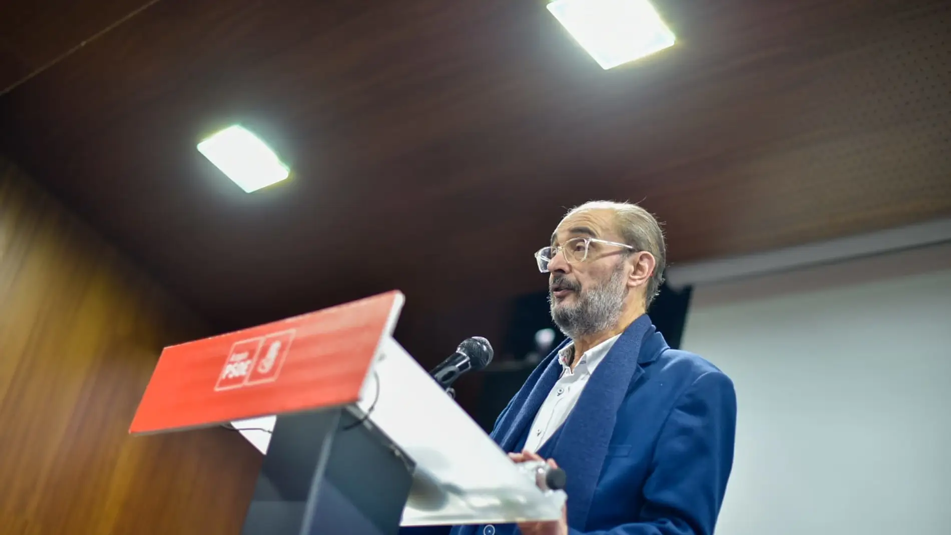 El PSOE multa a Lambán con 600 euros por ausentarse en el Senado en la votación de la amnistía
