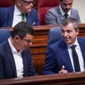Pablo Rodríguez, consejero de Obras Públicas, Manuel Domínguez, consejero de Economía y Fernando Clavijo, presidente del Gobierno de Canarias