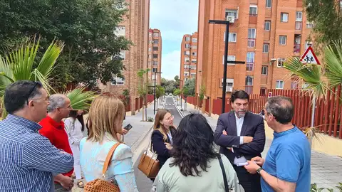 Luis Barcala habla con los vecinos Luis Barcala habla con los vecinos