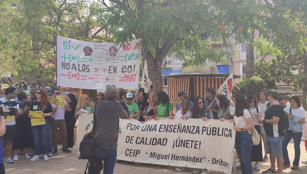 La huelga educativa en la Vega Baja se ha escenificado en Torrevieja La huelga educativa en la Vega Baja se ha escenificado en Torrevieja