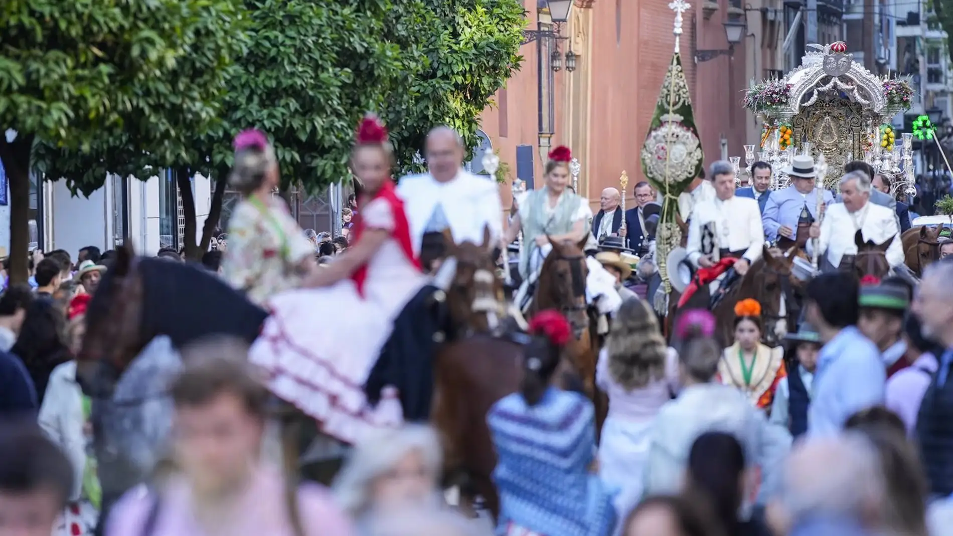Cinco hermandades rocieras de Sevilla capital regresan este jueves a sus templos