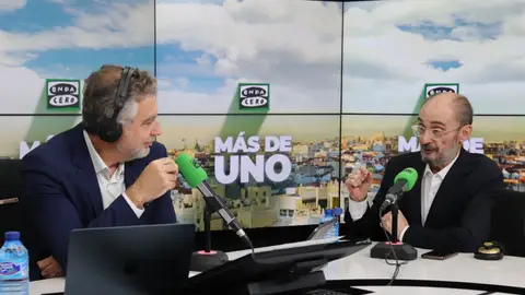 El secretario general de los socialistas de Aragón, Javier Lambán, con Carlos Alsina en 'Más de uno' El secretario general de los socialistas de Aragón, Javier Lambán, con Carlos Alsina en 'Más de uno'
