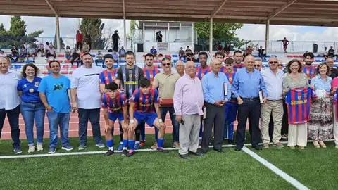 El Club de Fútbol Almoradí clausura los actos de su centenario con un homenaje a los ex presidentes Almoradí
