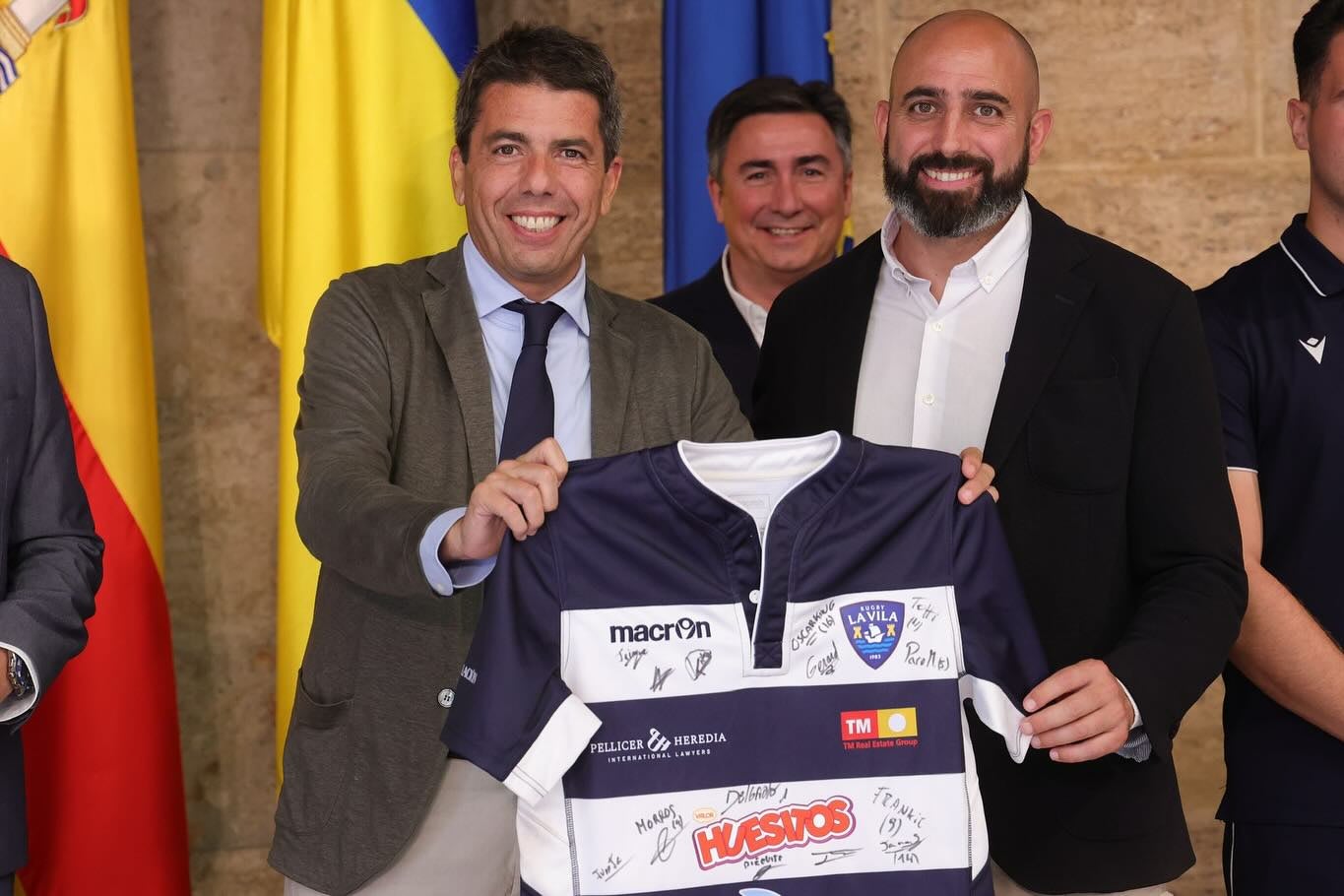 Carlos Mazón recibe en la Generalitat al Club de Rugby Huesitos La Vila Carlos Mazón recibe en la Generalitat al Club de Rugby Huesitos La Vila