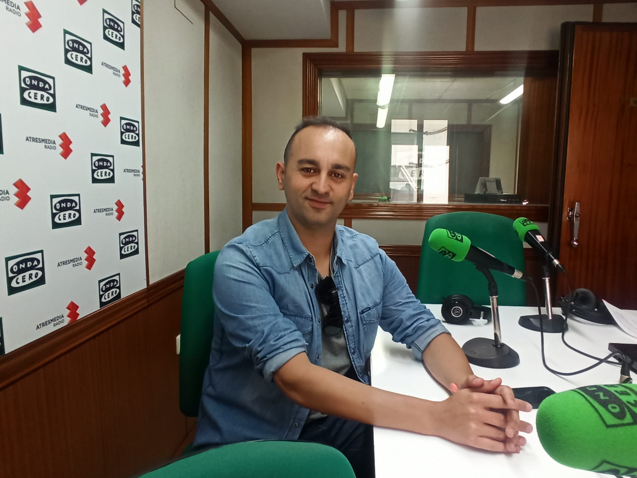 'Ingobernable (pero no contigo)' es el primer libro del periodista de Puertollano Héctor Peco 'Ingobernable (pero no contigo)' es el primer libro del periodista de Puertollano Héctor Peco