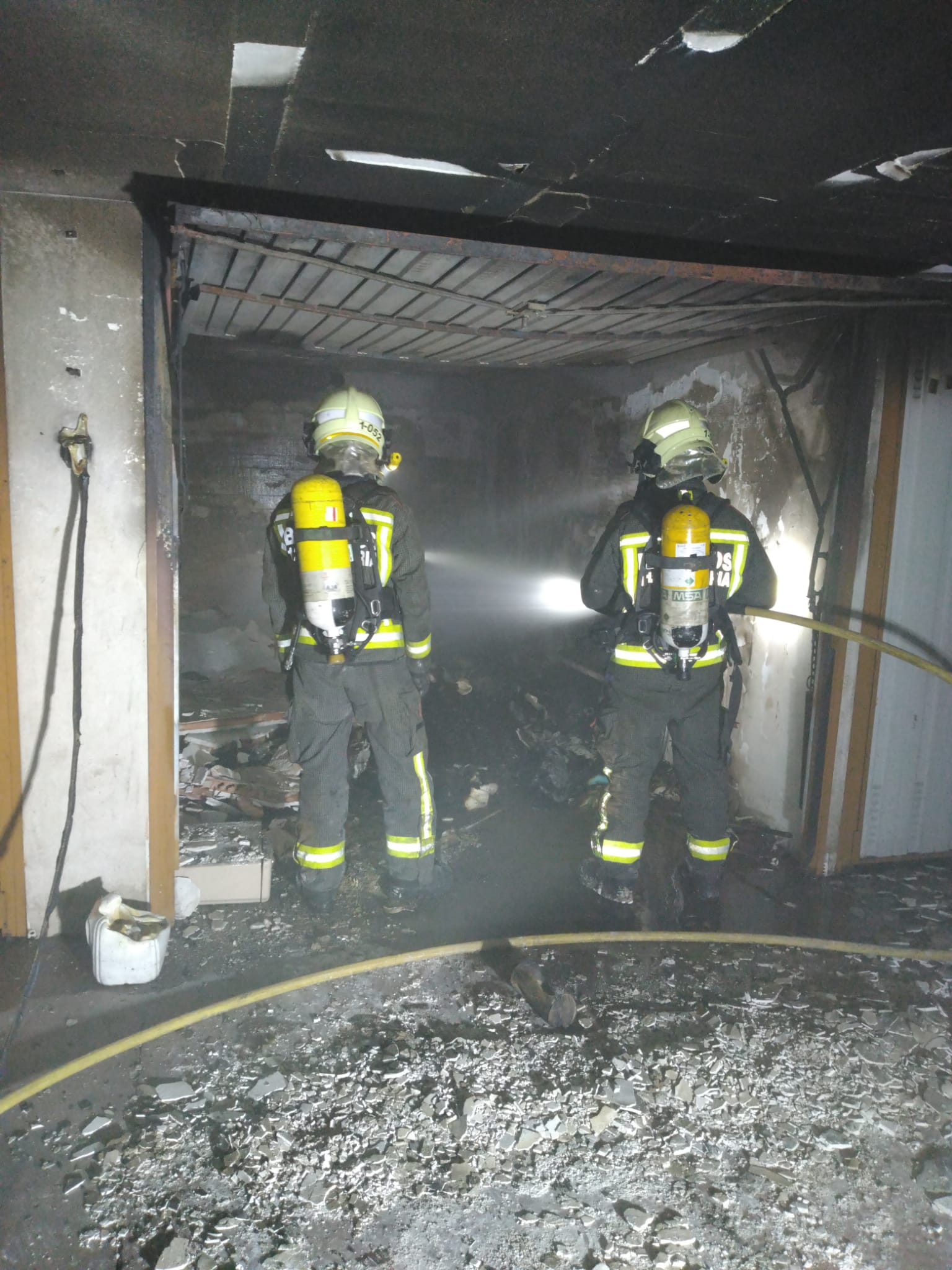 Un 'okupa' causa un incendio en un garaje de un edificio de Escalante con orden de derribo Un 'okupa' causa un incendio en un garaje de un edificio de Escalante con orden de derribo