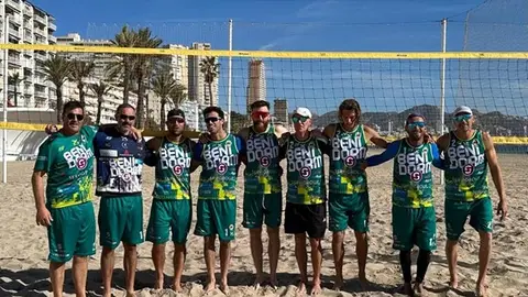 Nutrida representación del Playa Poniente Benidorm en el Costa Blanca Beach Nutrida representación del Playa Poniente Benidorm en el Costa Blanca Beach