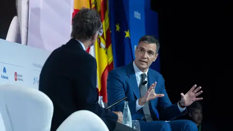 El presidente del Gobierno, Pedro Sánchez, interviene durante la tercera jornada de la 39 Reunió Cercle d'Economia en Barcelona Sánchez ve "muy grave" abrirse a pactar con el "Vox europeo": "Lo que no quisimos para España no lo queramos para Europa