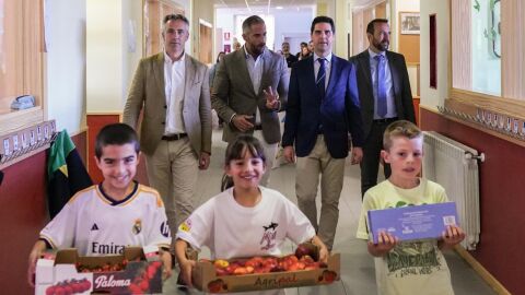 La fruta vuelve a los colegios madrileños para fomentar hábitos saludables
