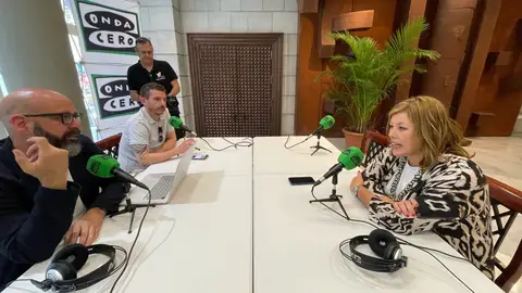 La presidenta del Parlamento de Canarias, Astrid Perez en el programa Más de Uno Canarias desde la cámara La presidenta del Parlamento de Canarias, Astrid Perez en el programa Más de Uno Canarias desde la cámara