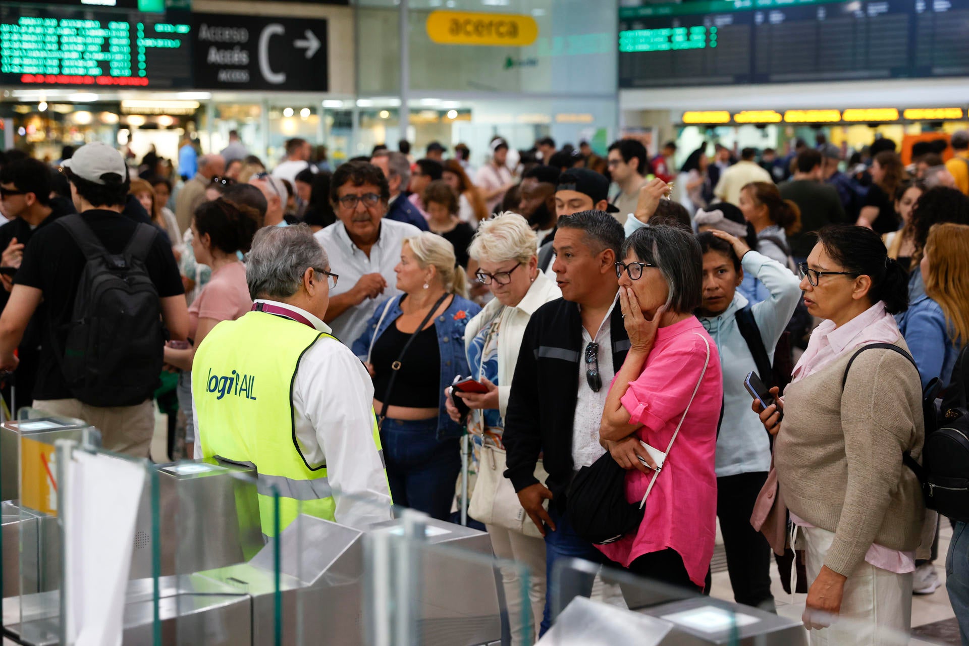 Detenidas cuatro personas por el robo de cobre que paralizó Rodalies el día de las elecciones catalanas Detenidas cuatro personas por el robo de cobre que paralizó Rodalies el día de las elecciones catalanas