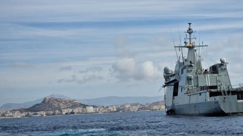 La Guardia Civil desarrolla un ejercicio de asalto en el Puerto de Alicante 