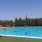 Imagen de archivo de una piscina descubierta de Elche. Imagen de archivo de una piscina descubierta de Elche.
