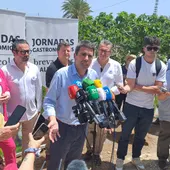 El chef y pastelero Dani Álvarez apadrina la primera recogida simbólica de la breva en Albatera El chef y pastelero Dani Álvarez apadrina la primera recogida simbólica de la breva en Albatera
