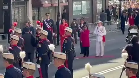 Los reyes llegan al desfile de las Fuerzas Armadas