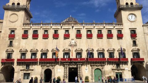 Fachada principal del palacio barroco