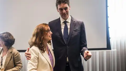 Mónica García presenta oficialmente su candidatura a la OMS apadrinada por Pau Gasol Mónica García presenta oficialmente su candidatura a la OMS apadrinada por Pau Gasol