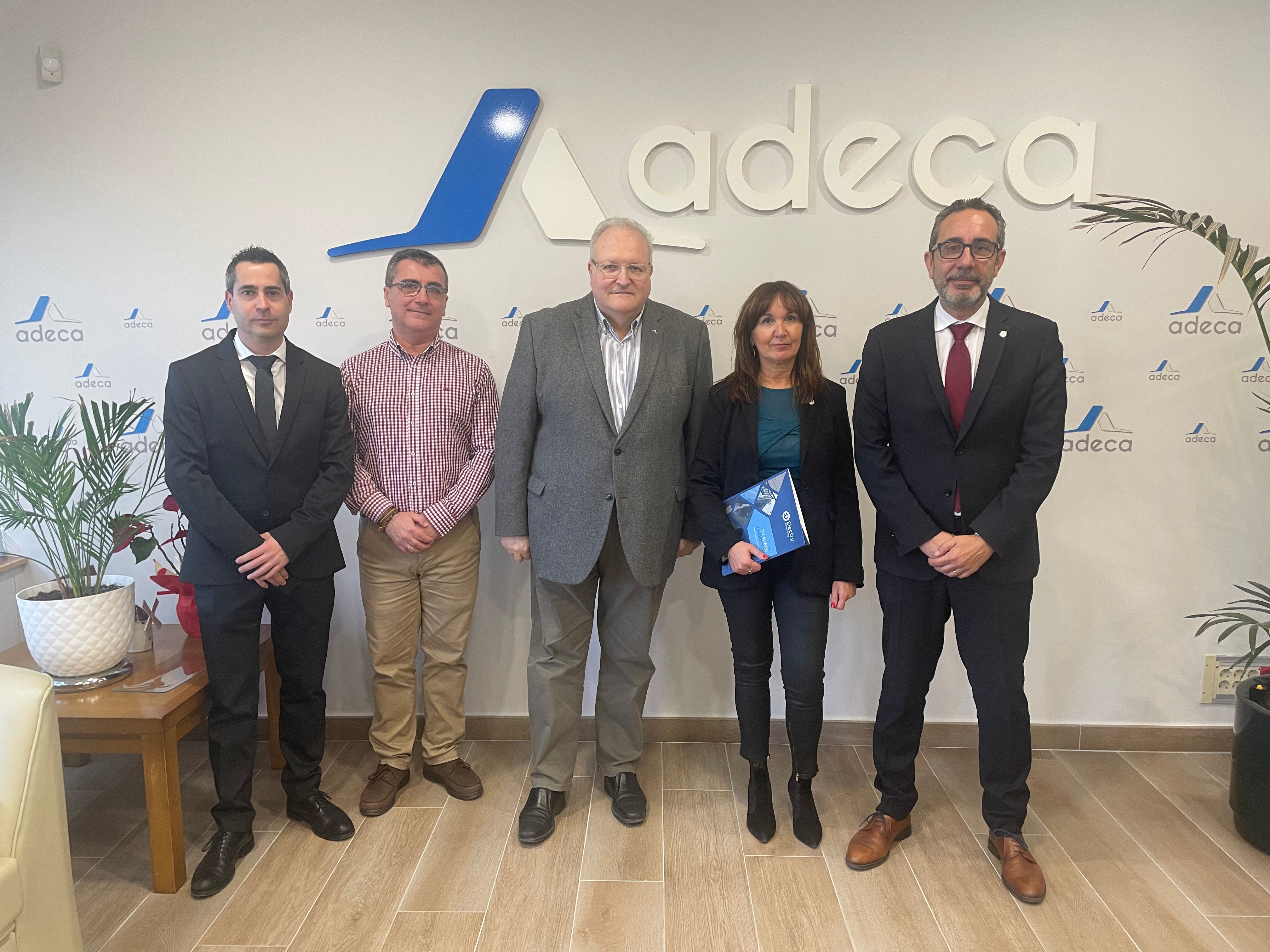 Adeca firma un convenio para ofrecer asesoramiento energético gratuito a los empresarios de Campollano Adeca firma un convenio para ofrecer asesoramiento energético gratuito a los empresarios de Campollano
