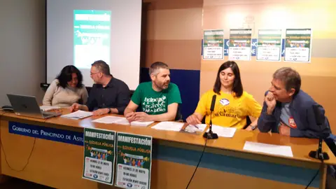 CCOO, Suatea, UGT y Csif responsabilizan a la consejera de Educación de una posible huelga en Asturias CCOO, Suatea, UGT y Csif responsabilizan a la consejera de Educación de una posible huelga en Asturias