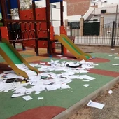 Zona municipal de juegos infantiles vandalizada en Quartell Zona municipal de juegos infantiles vandalizada en Quartell