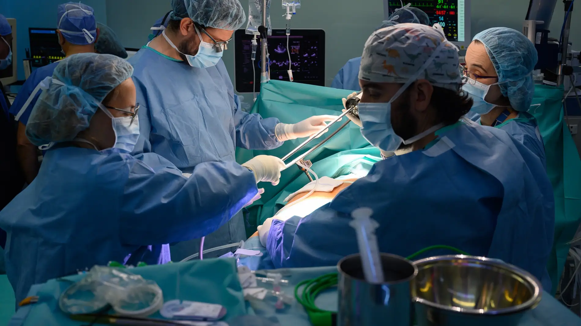 El Clínic es el único hospital de Europa con un programa de cirugía robótica de la válvula aórtica