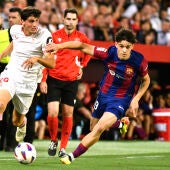 Héctor Fort en un partido con el FC Barcelona.