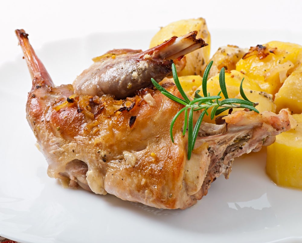 Gastronomía de Jadraque: Cabrito asado en horno de leña y buñuelos de bacalao Gastronomía de Jadraque: Cabrito asado en horno de leña y buñuelos de bacalao