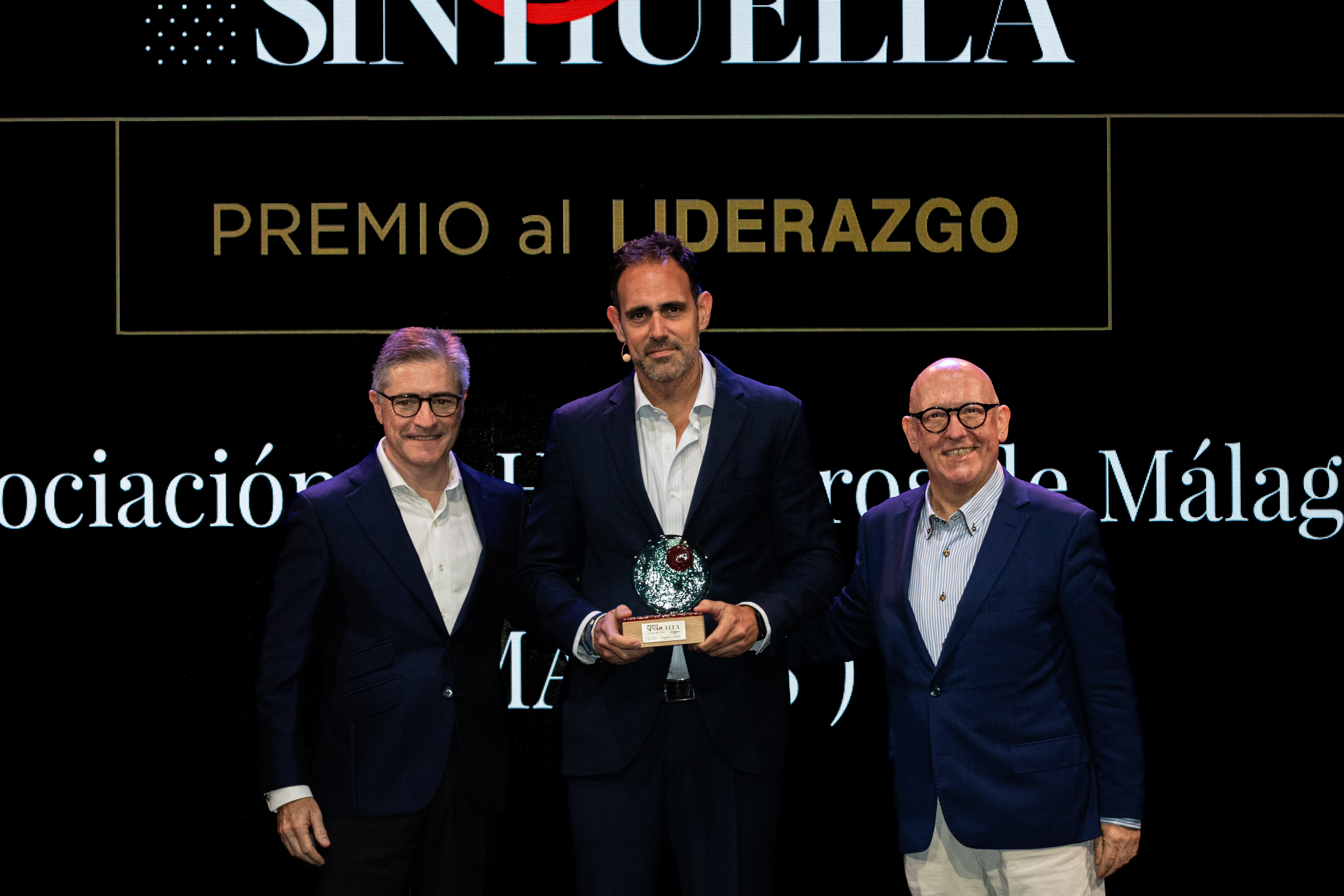 Los Premios ‘Sin Huella’ reconocen a la Asociación de Hosteleros de Málaga (MAHOS) y al Grupo La Cueva por su acción climática Los Premios ‘Sin Huella’ reconocen a la Asociación de Hosteleros de Málaga (MAHOS) y al Grupo La Cueva por su acción climática