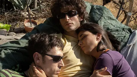 La MCIP lleva al OMY tres largometrajes sobre las trayectorias de Santiago Auserón, el grupo Los Planetas y la escena musical granadina .