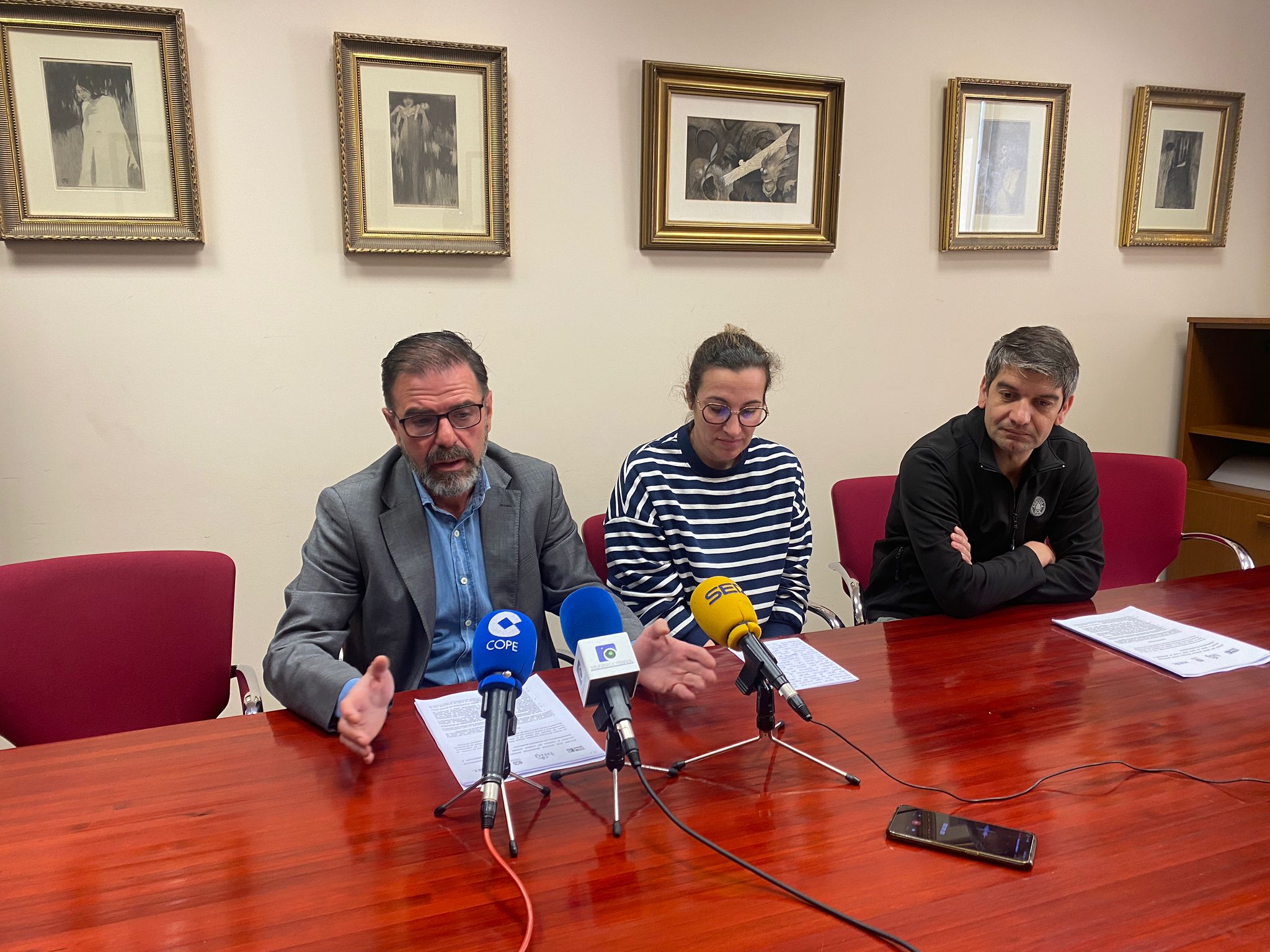 La oposición presenta una moción conjunta en Ferrol La oposición presenta una moción conjunta en Ferrol