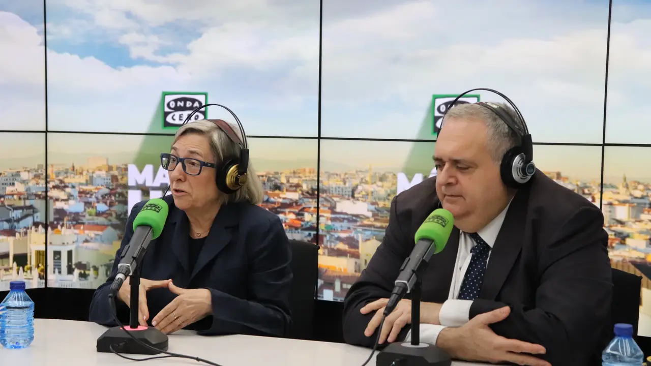 Mar Sánchez y Txema Oleaga, maestros masones, en 'Más de uno' Mar Sánchez y Txema Oleaga, maestros masones, en 'Más de uno'