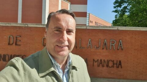 Antonio de Miguel. Profesor de instituto.