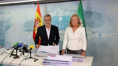 José Eduardo Díaz y Ángeles Muñoz con alegaciones al PGOM José Eduardo Díaz y Ángeles Muñoz con alegaciones al PGOM