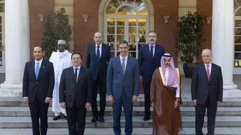 Sánchez recibe a los ministros de Asuntos Exteriores del Comité Ministerial Árabe Islámico sobre Gaza Sánchez recibe a los ministros de Asuntos Exteriores del Comité Ministerial Árabe Islámico sobre Gaza