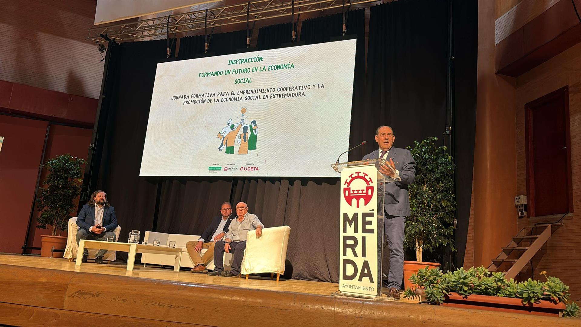 La Junta apuesta por dar visibilidad y apoyo a la creación de cooperativas para generar economía y luchar contra la despoblación La Junta apuesta por dar visibilidad y apoyo a la creación de cooperativas para generar economía y luchar contra la despoblación