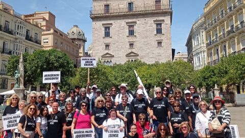 Los padres de usuarios del Centro Oriol llevan a Valencia su protesta y vuelven con el compromiso de una reuni&oacute;n con responsables de la Conseller&iacute;a de Bienestar Social