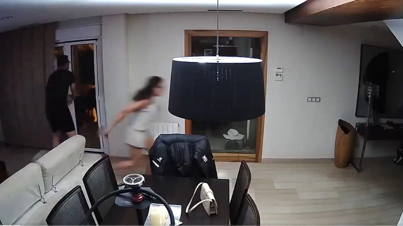 "En esto se está convirtiendo España": la queja del fundador de Hawkers después de que entren a robar por cuarta vez en su casa "En esto se está convirtiendo España": la queja del fundador de Hawkers después de que entren a robar por cuarta vez en su casa