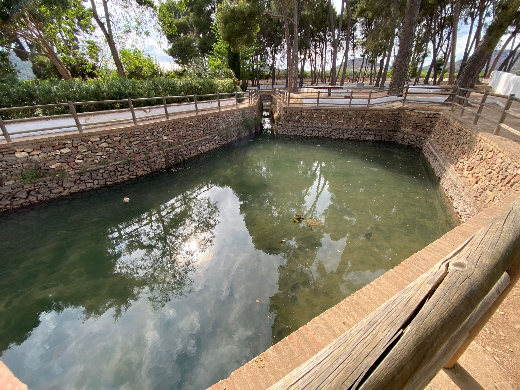 Font de Quart de les Valls: Frente común institucional por su futuro, amenazado por la sequía Font de Quart de les Valls: Frente común institucional por su futuro, amenazado por la sequía