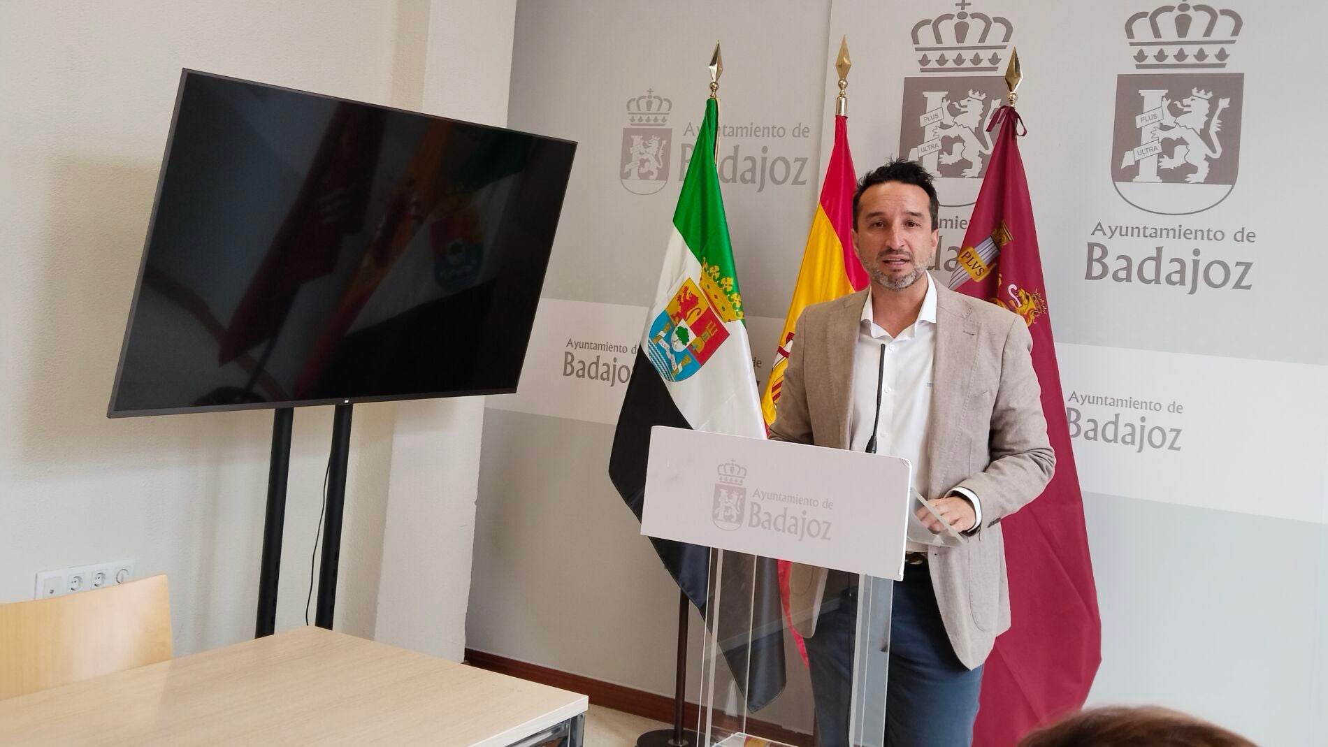 El PSOE de Badajoz critica la "incapacidad" y la "sumisión" del ...